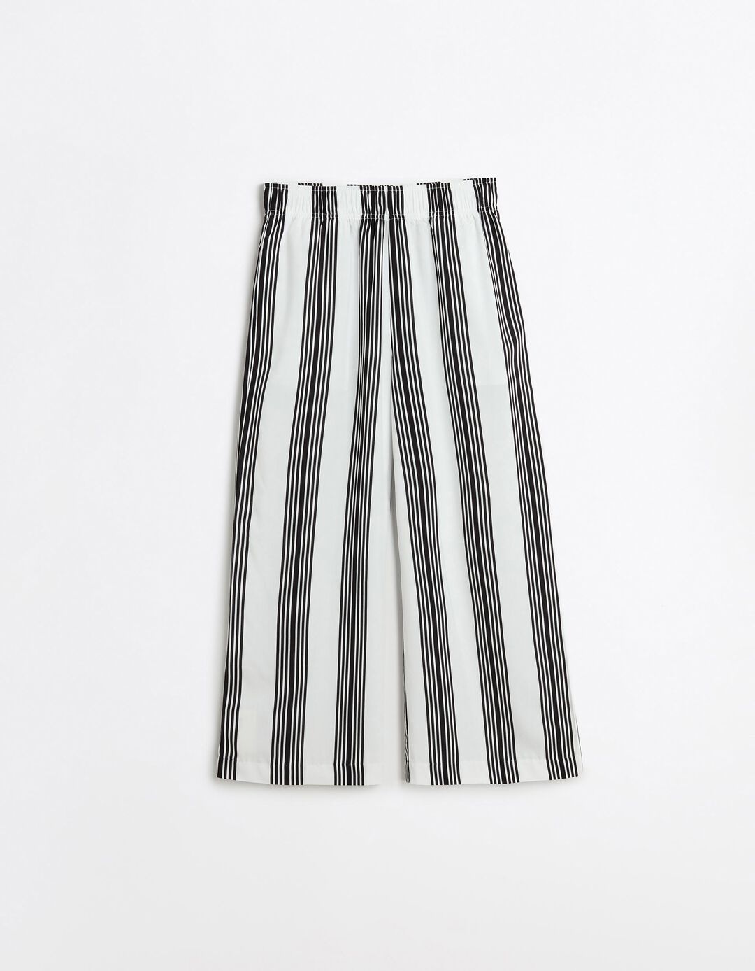 Cal&ccedil;as Riscas, Mulher, Preto