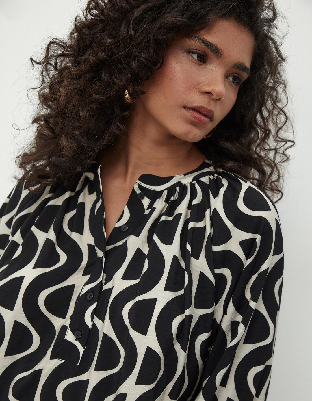 Blusa de Manga Comprida Estampada Botões, Mulher, Preto