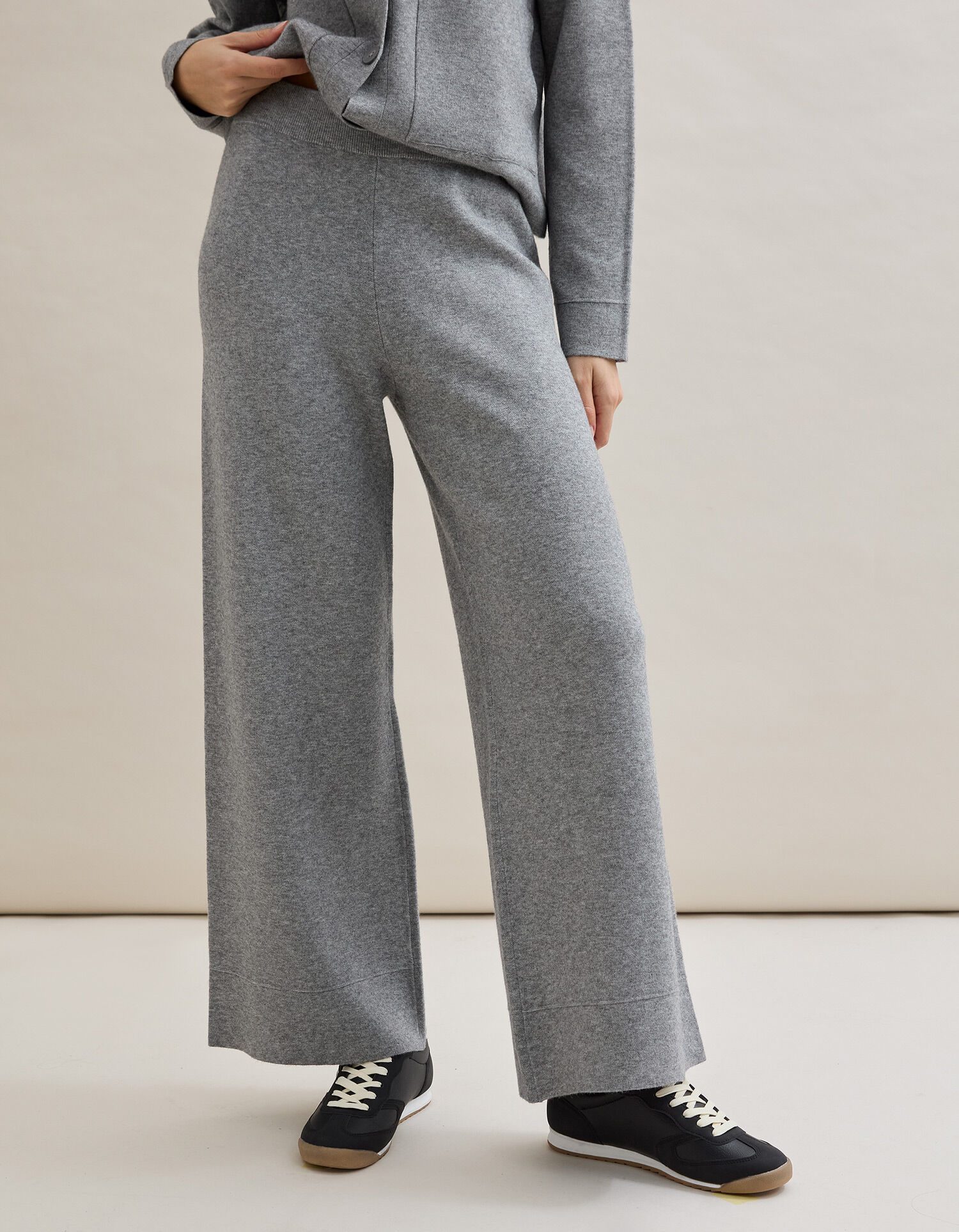 Comprar Online Cal&ccedil;as de Malha, Mulher, Cinzento