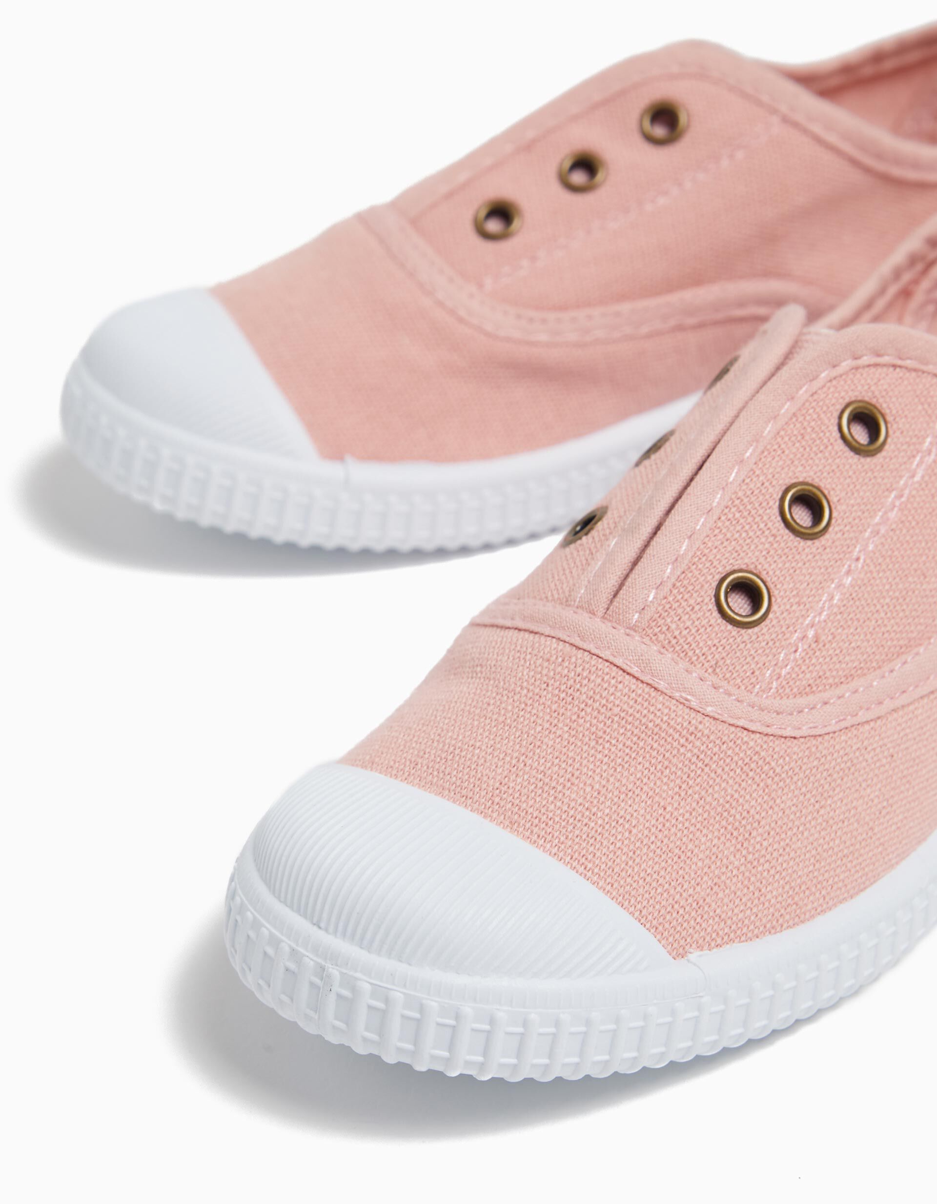 Laceless canvas sneakers top