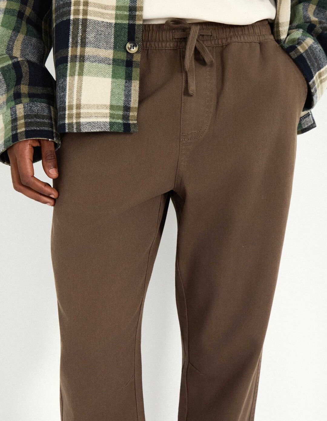 Calças 'Relaxed Fit', Homem, Castanho