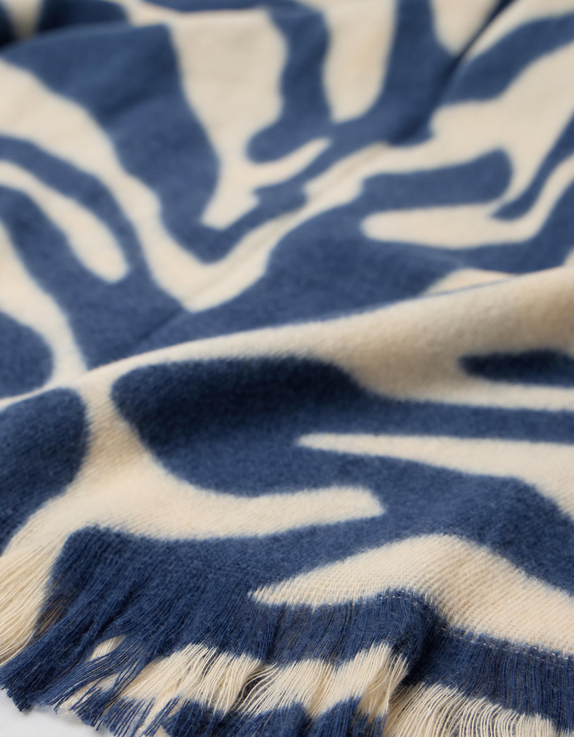 Comprar Online Len&ccedil;o Animal Print, Mulher, Azul