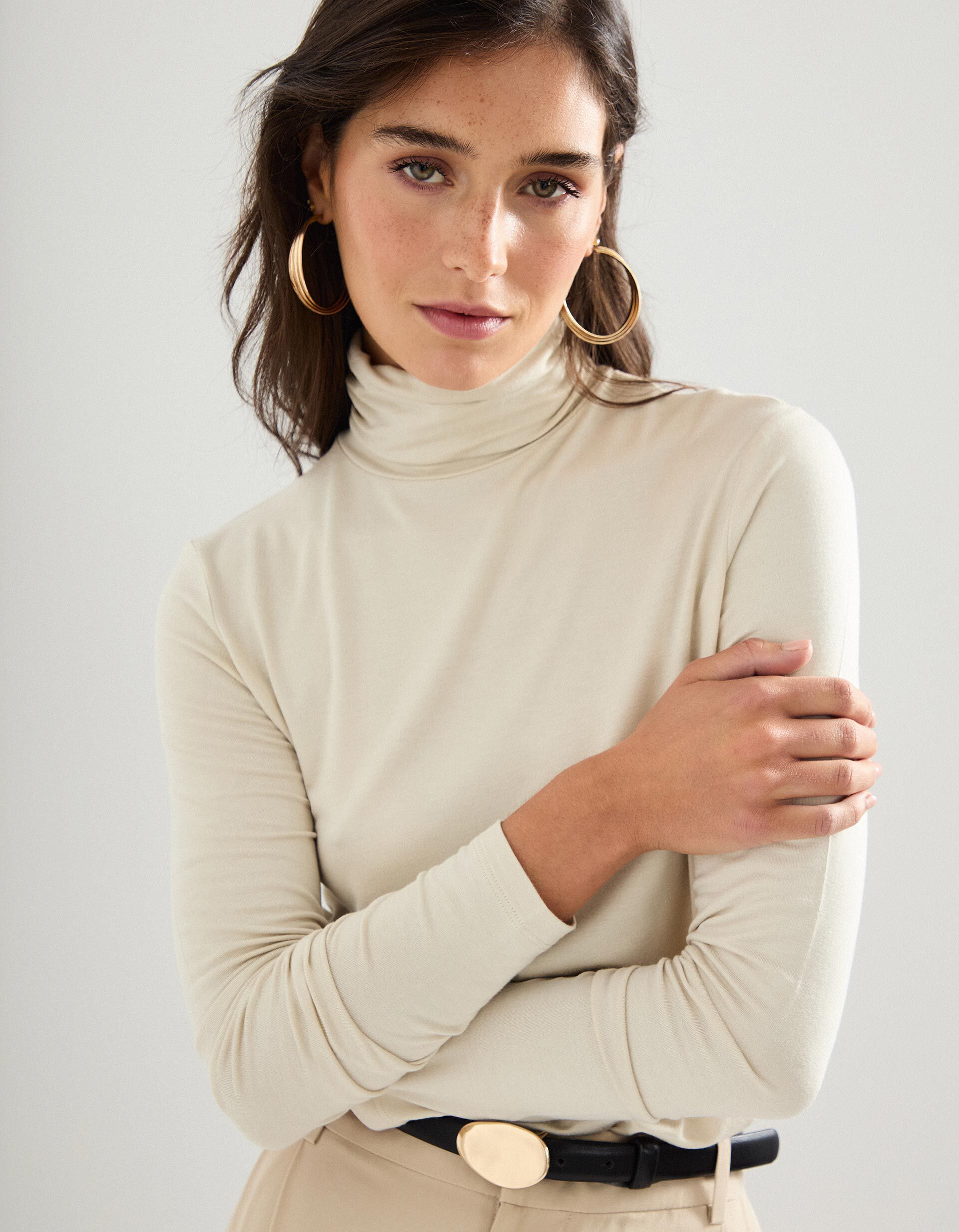 Comprar Online Camisola com Gola Alta, Mulher, Bege Claro