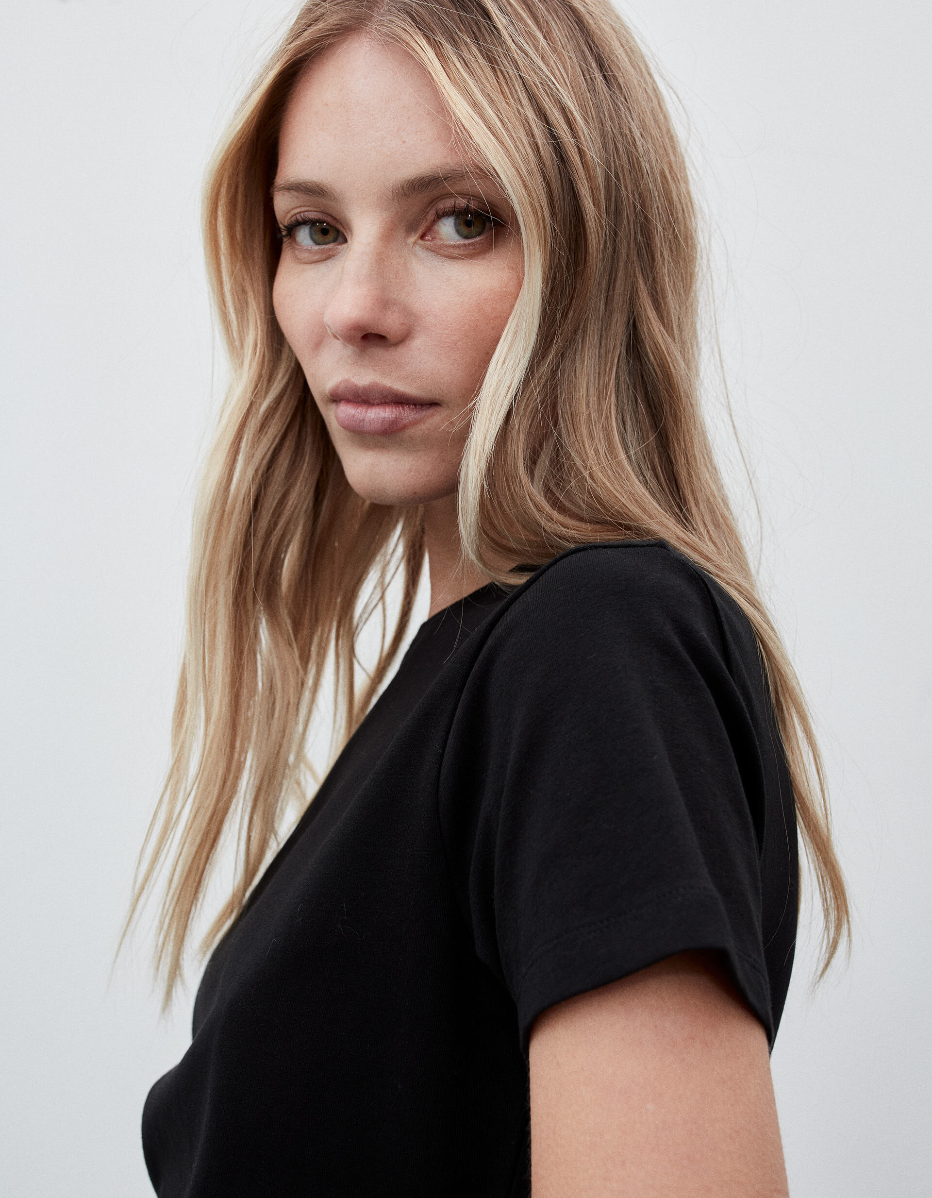 Comprar Online T-shirt B&aacute;sica, Mulher, Preto