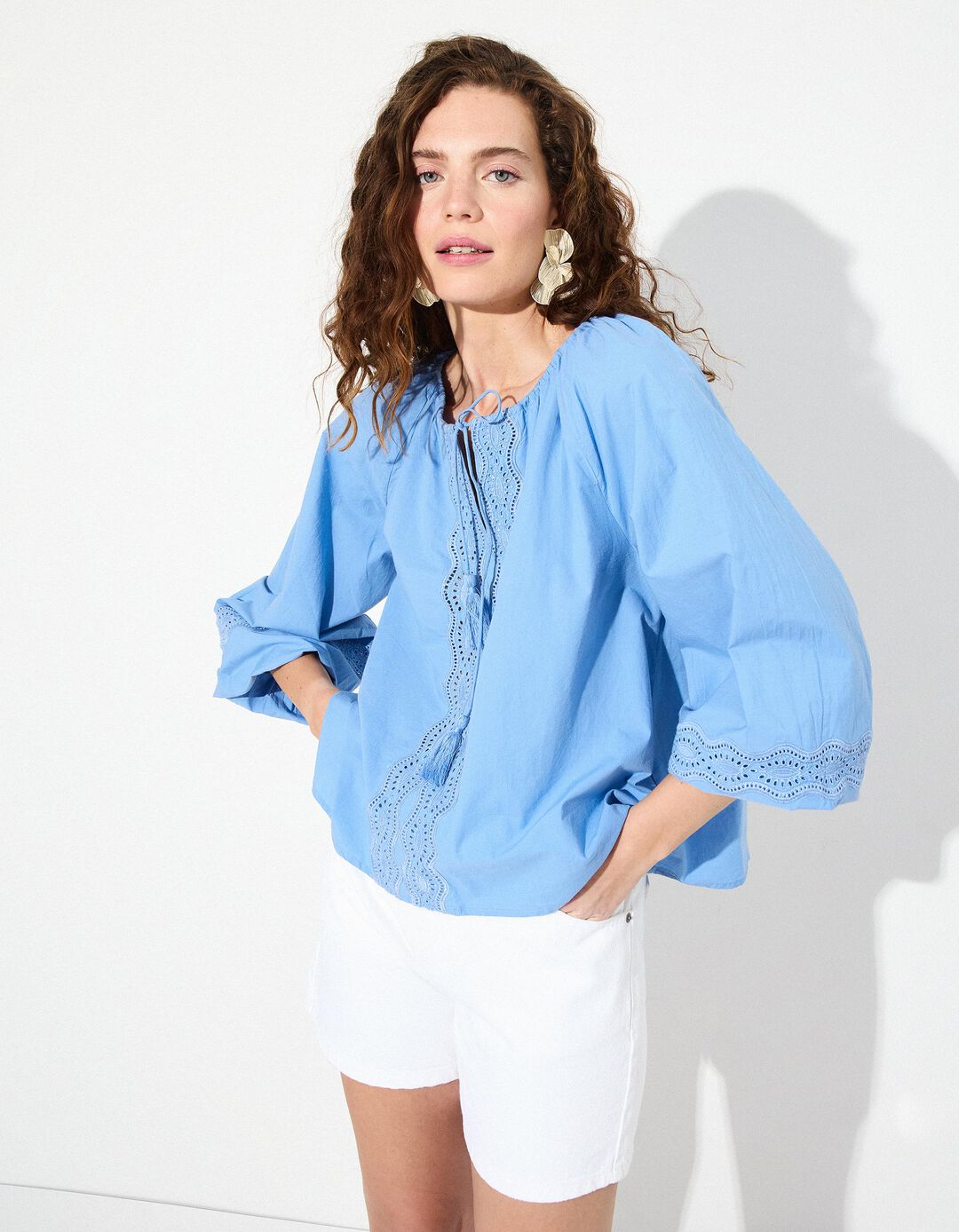 Blusa com Bordados, Mulher, Azul