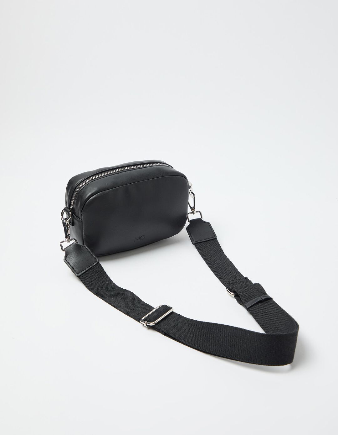 Mala Tiracolo, Mulher, Preto