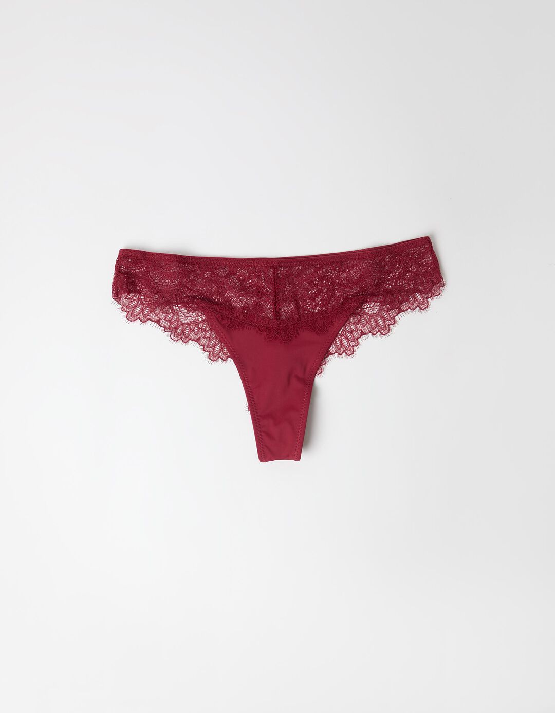 Cuecas Brasileiras com Renda, Mulher, Vermelho