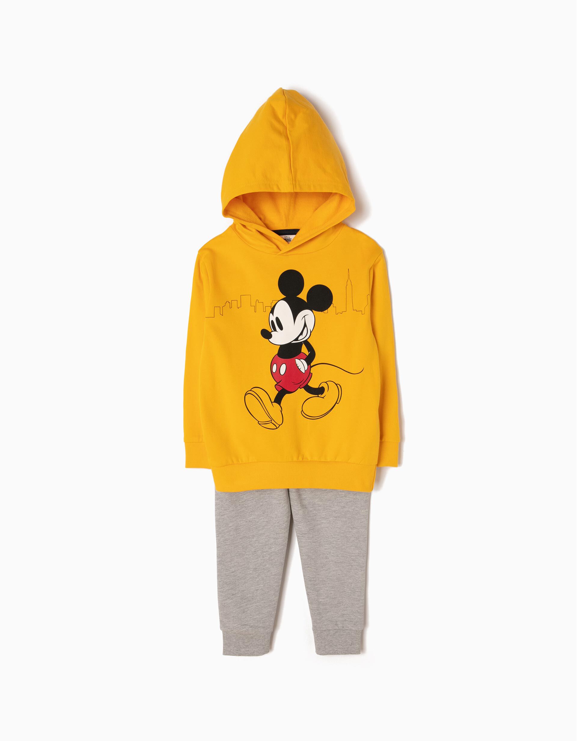 grey and yellow tracksuit