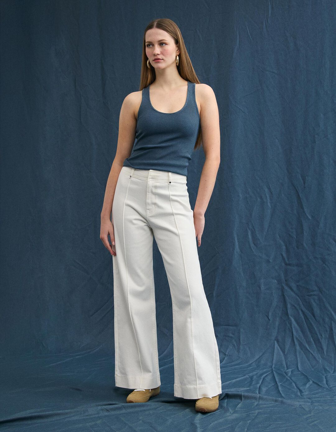 Cal&ccedil;as de Ganga, Mulher, Cru