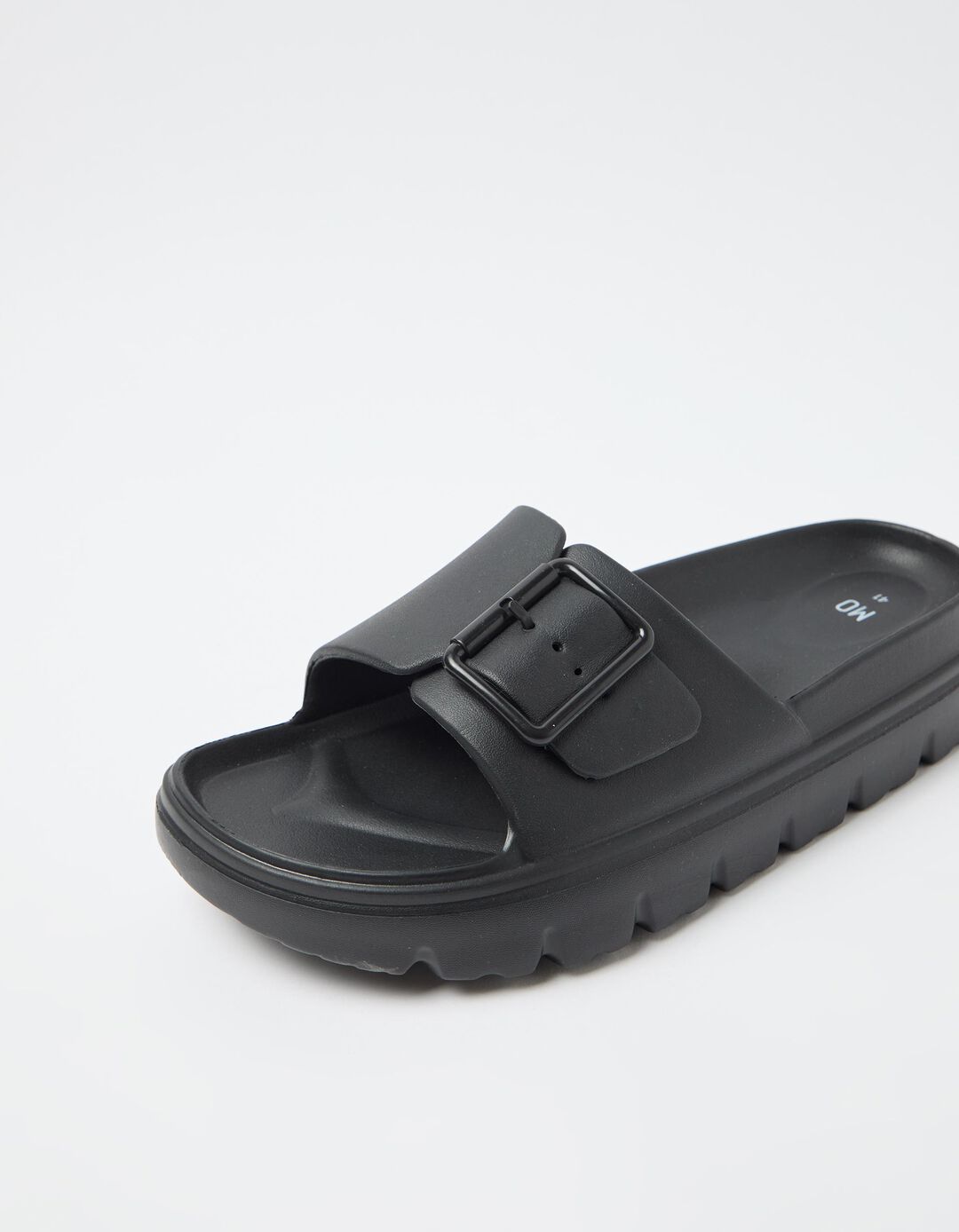 Sand&aacute;lias, Mulher, Preto