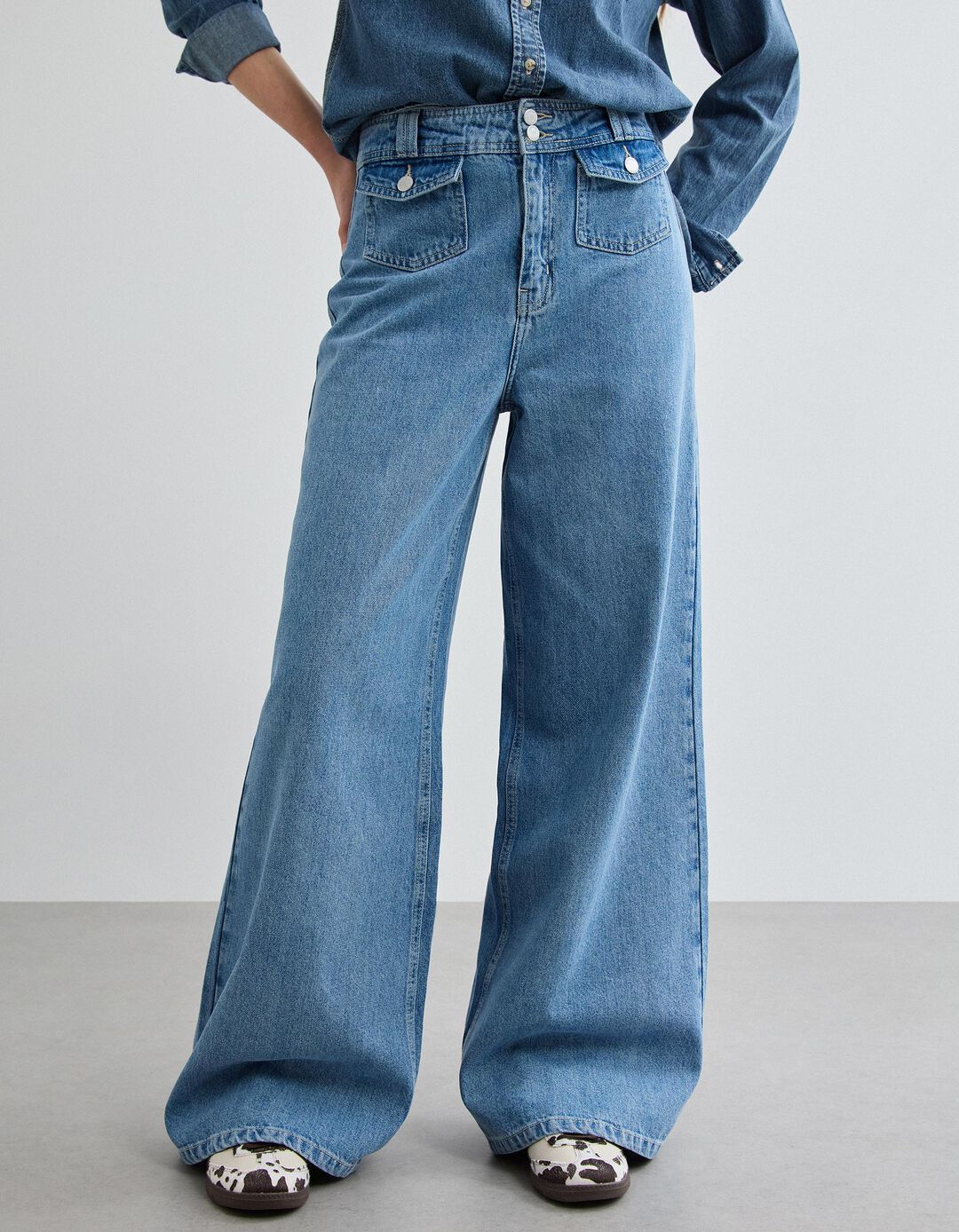 Cal&ccedil;as de Ganga, Mulher, Azul