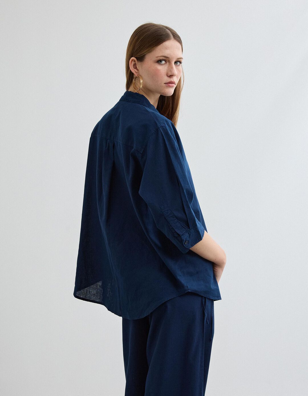 Blusa com Linho, Mulher, Azul Escuro