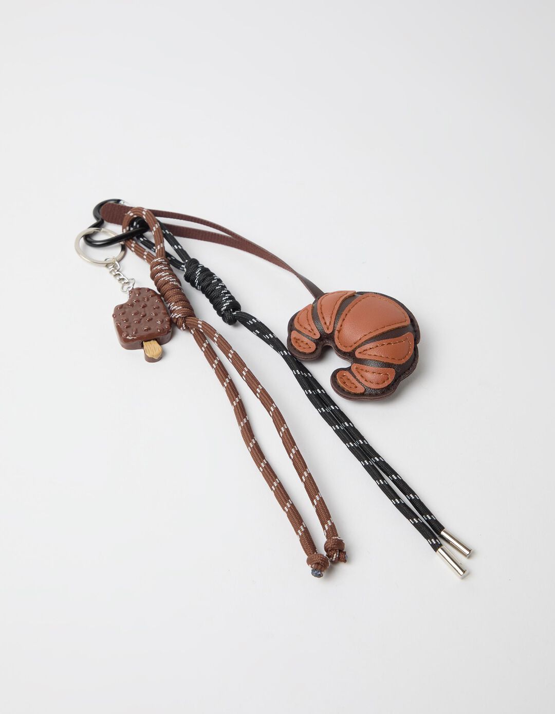 Porta-Chaves Charm Croissant, Castanho