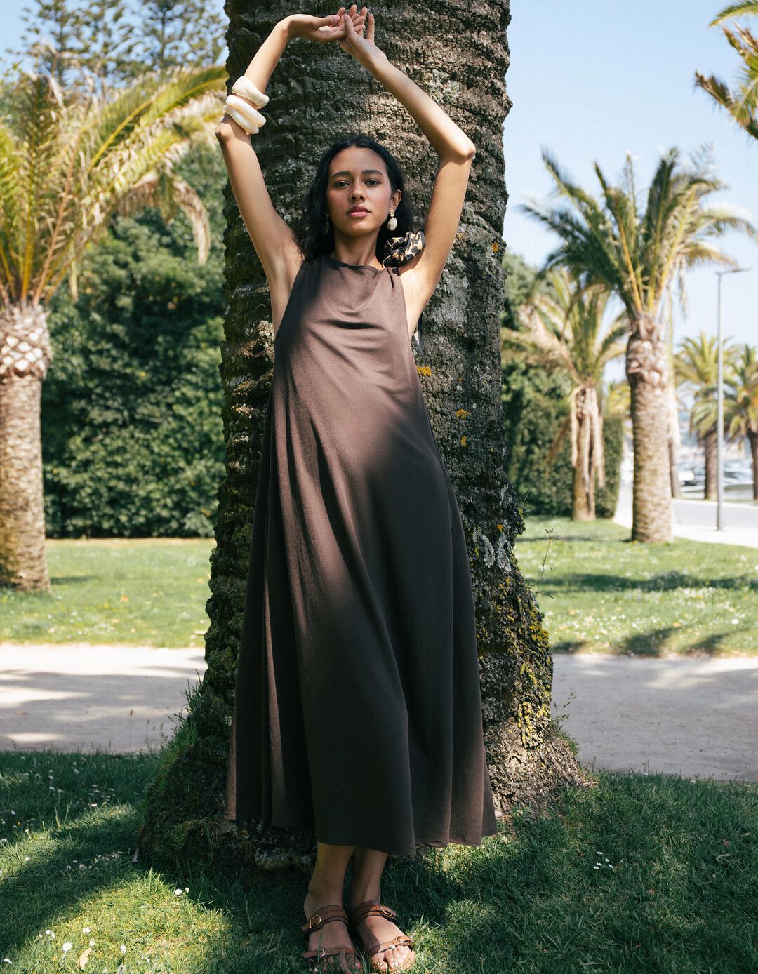 Vestido Comprido Fluido, Mulher, Castanho Escuro