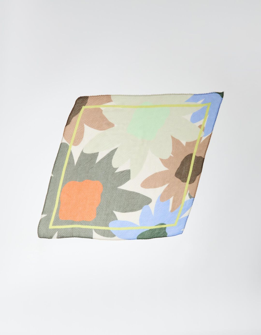 Len&ccedil;o Plissado Estampado Floral, Mulher, Verde
