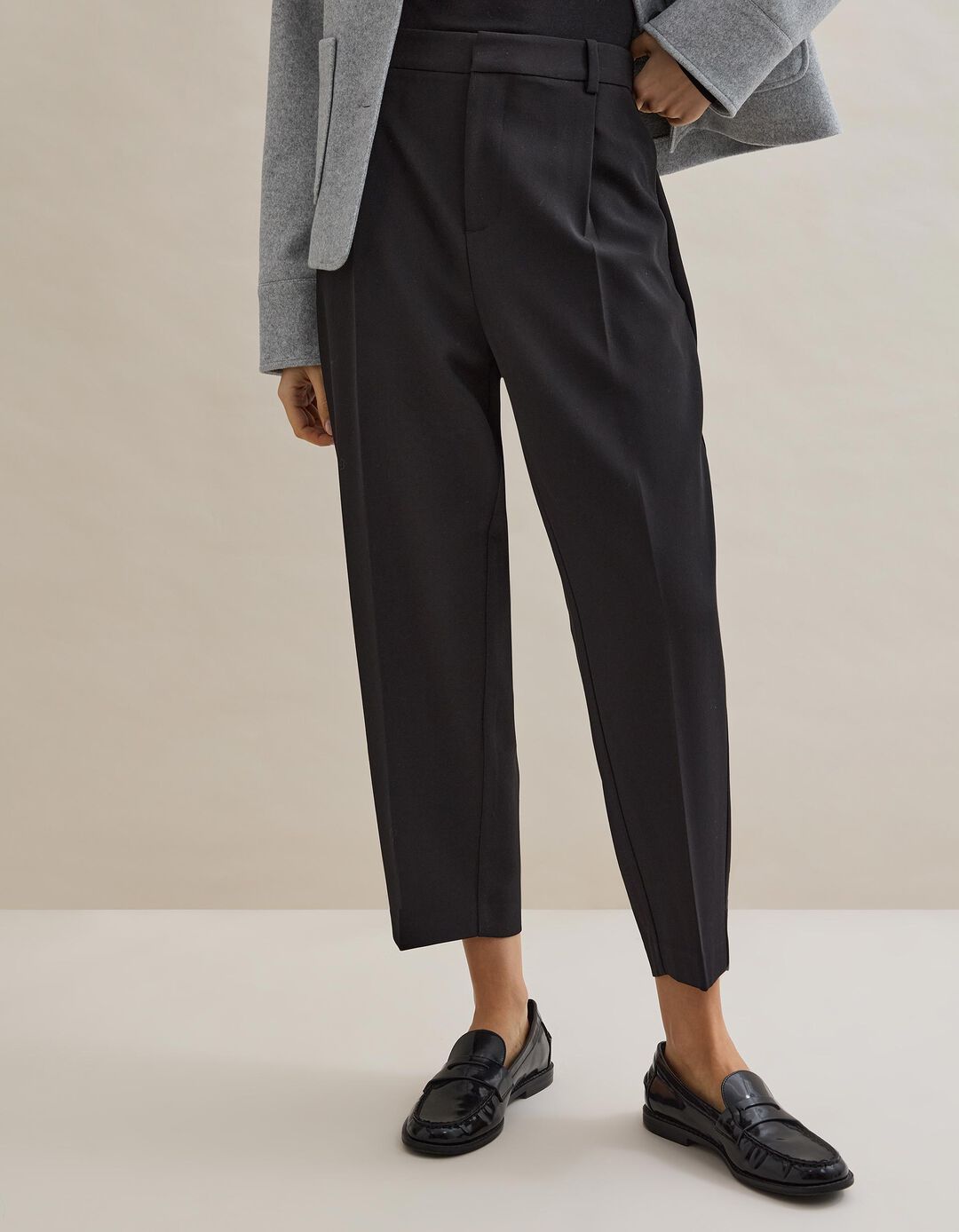 Cal&ccedil;as, Mulher, Preto