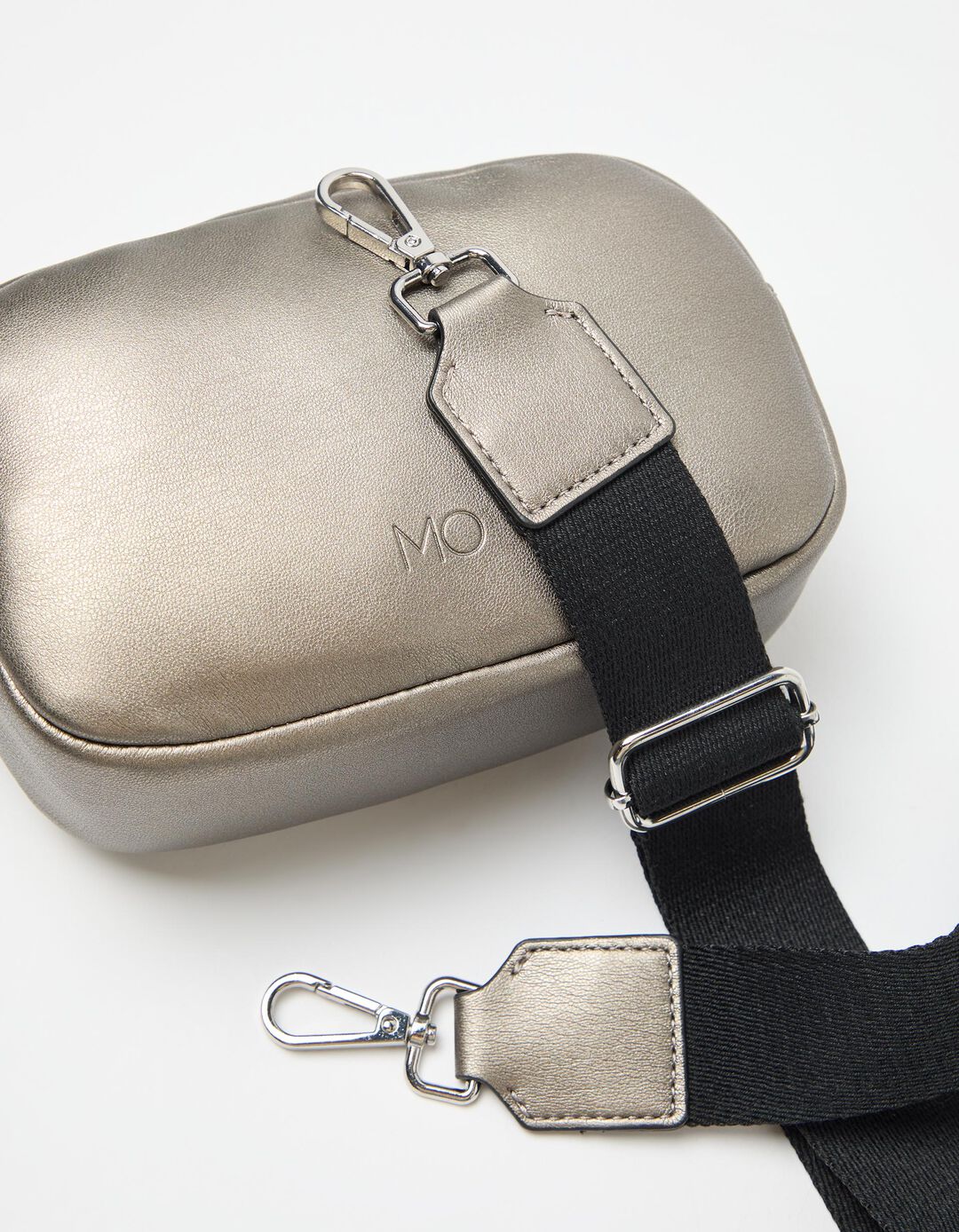 Mala Tiracolo, Mulher, Bronze