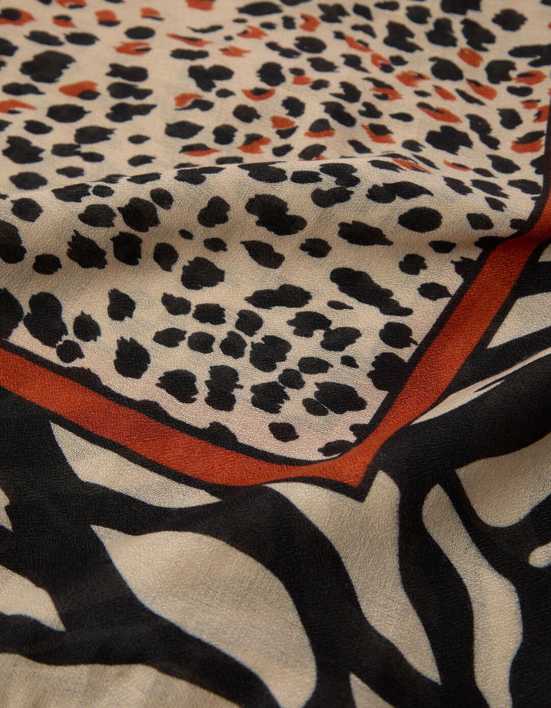 Len&ccedil;o Animal Print, Mulher, Multicolor