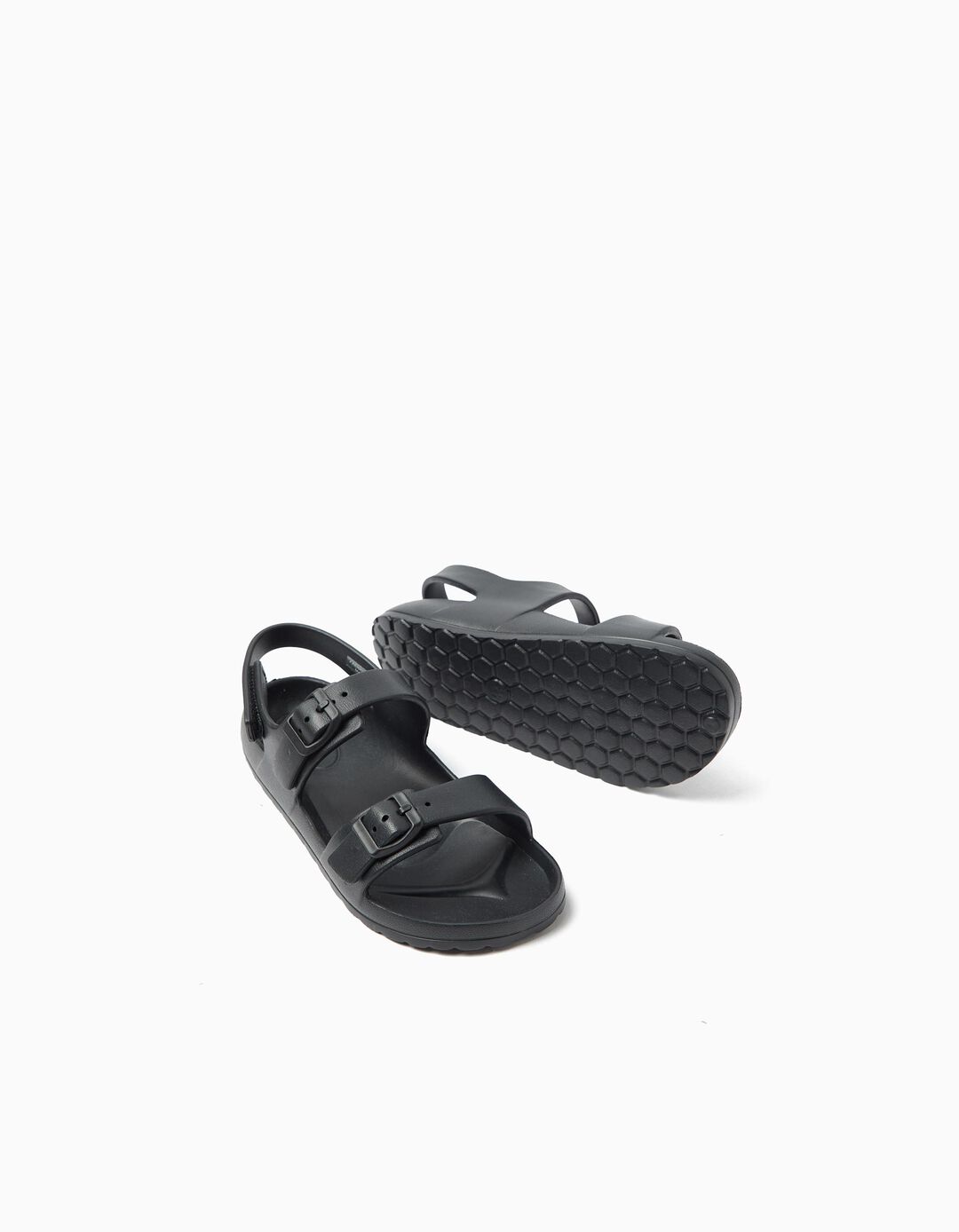 Sand&aacute;lias, Menino, Preto