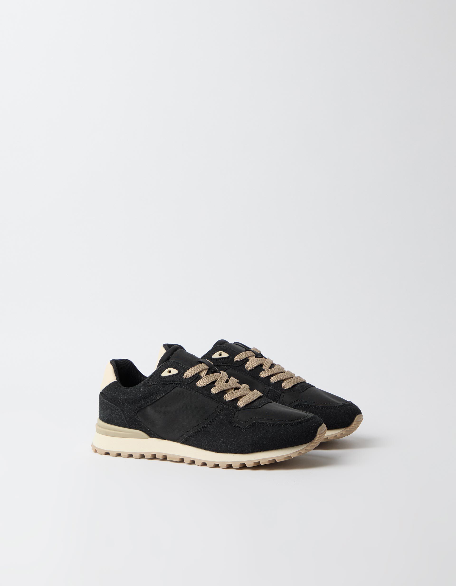 Comprar Online Sapatilhas Com Contraste, Mulher, Preto