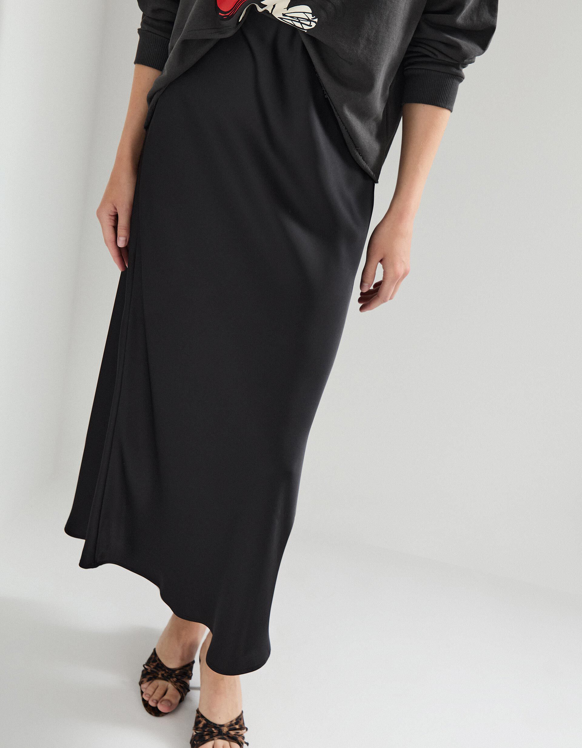 Comprar Online Saia Comprida de Cetim, Mulher, Preto