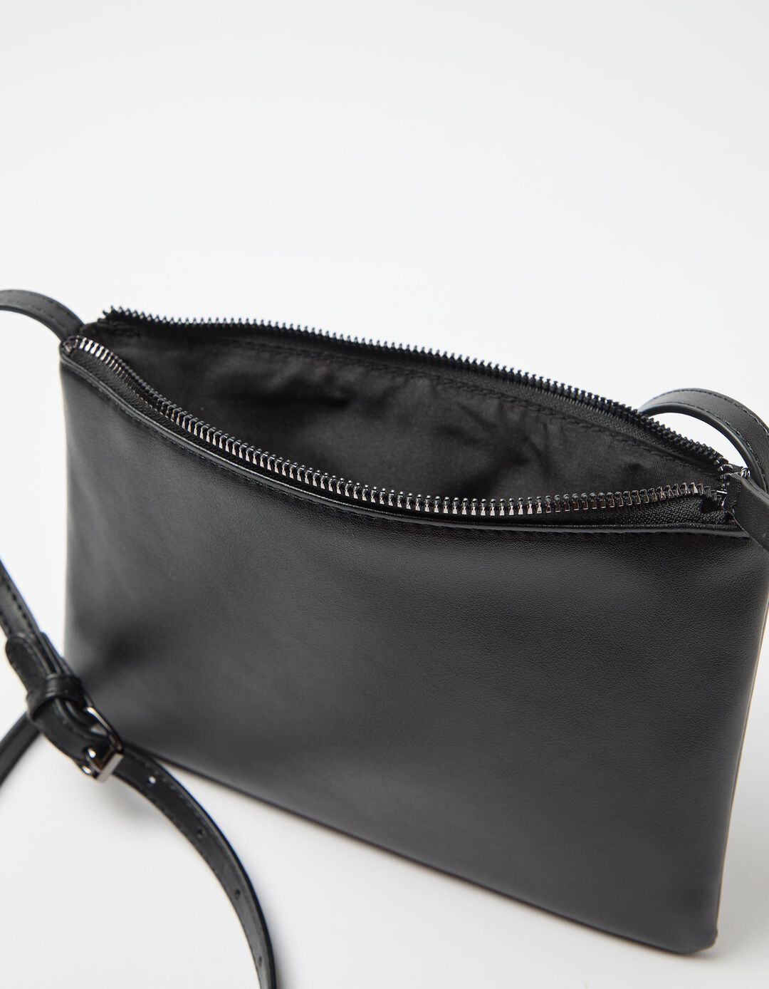 Mala Tiracolo, Mulher, Preto