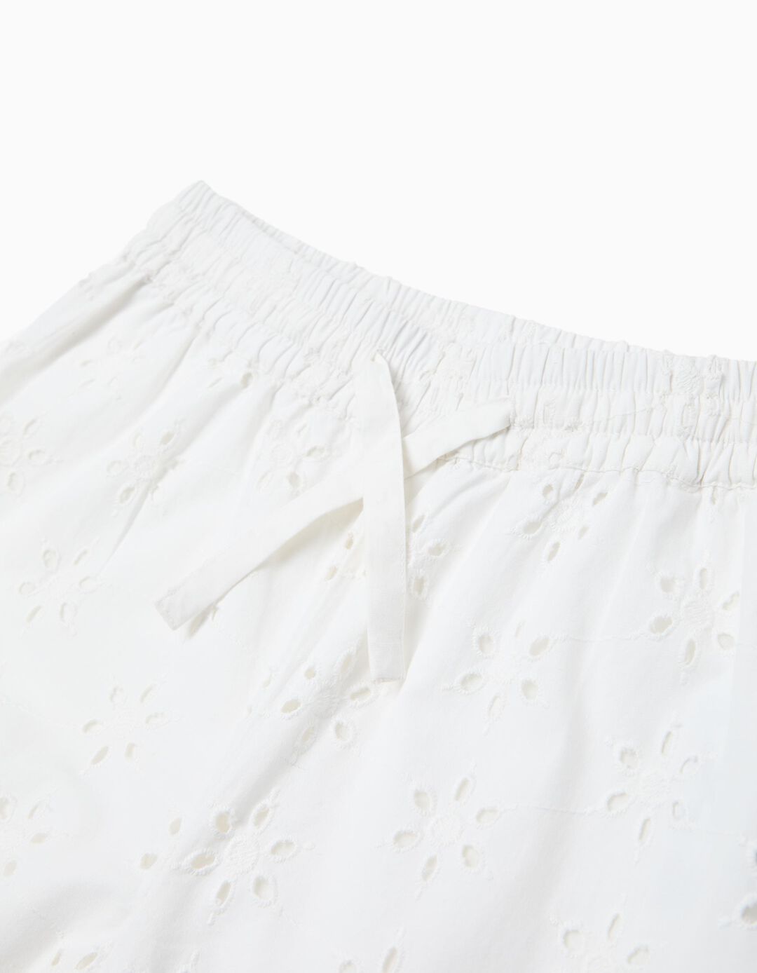 Cal&ccedil;as, Menina, Branco