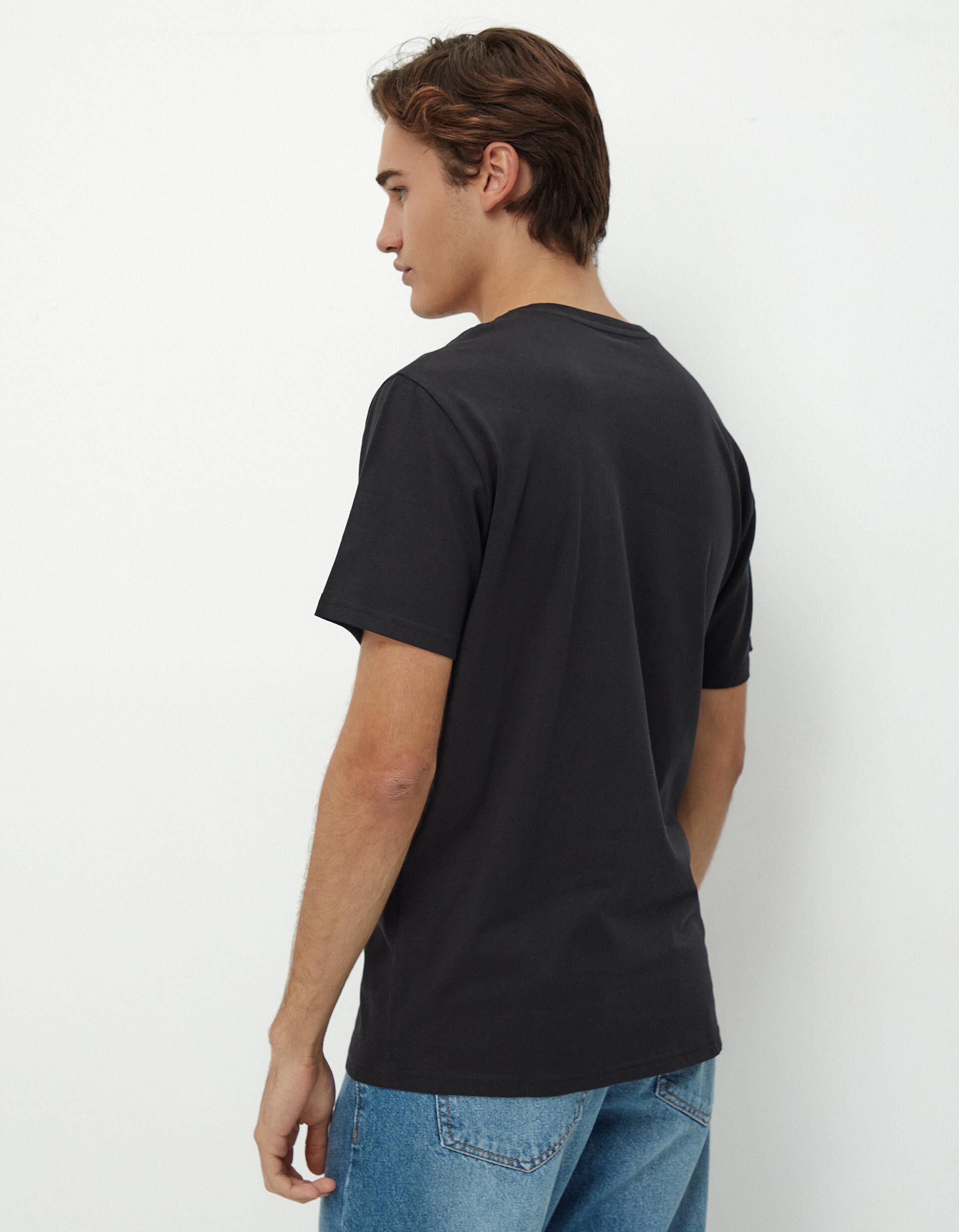 Comprar Online T-shirt Decote em V, Homem, Preto