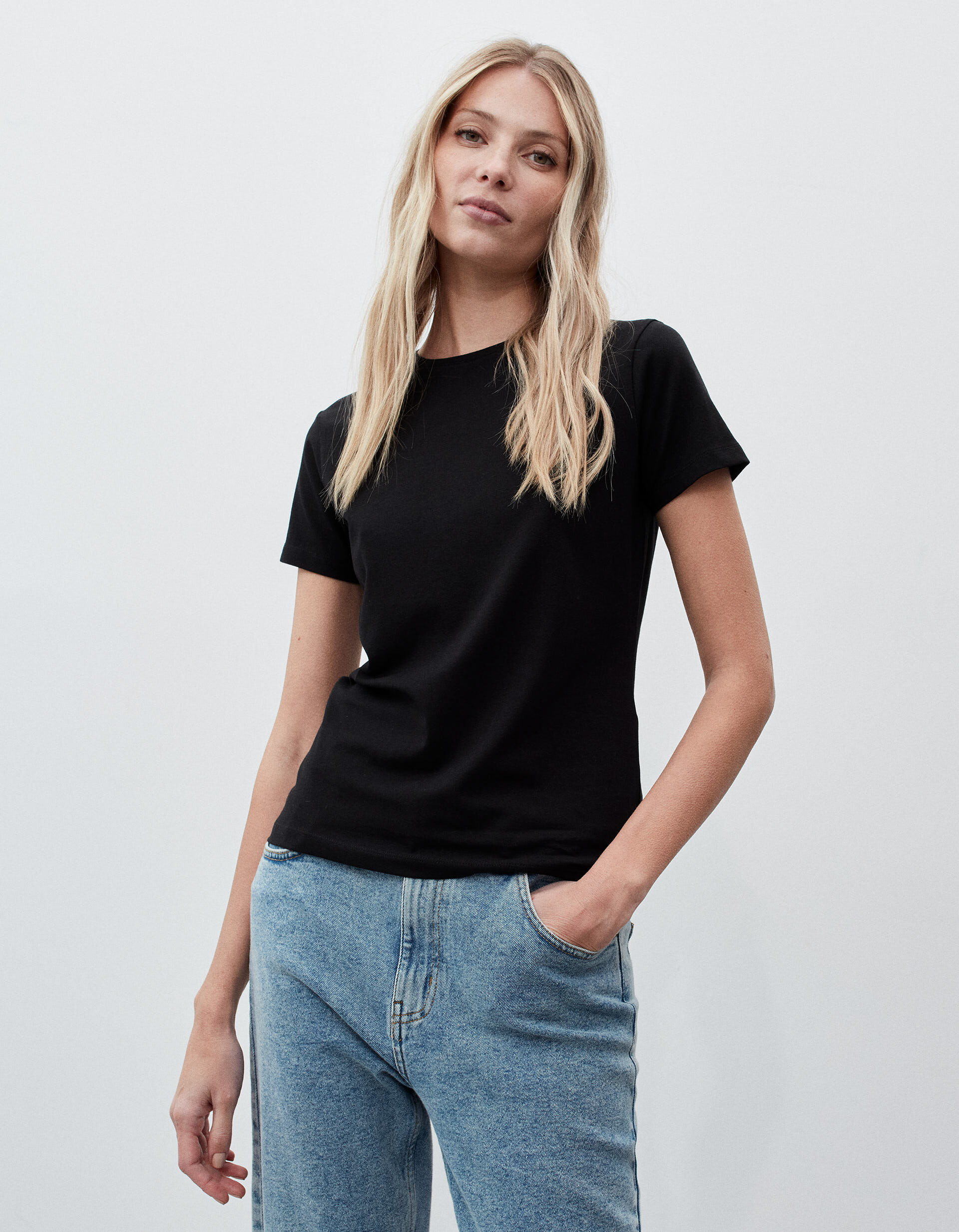 Comprar Online T-shirt B&aacute;sica, Mulher, Preto