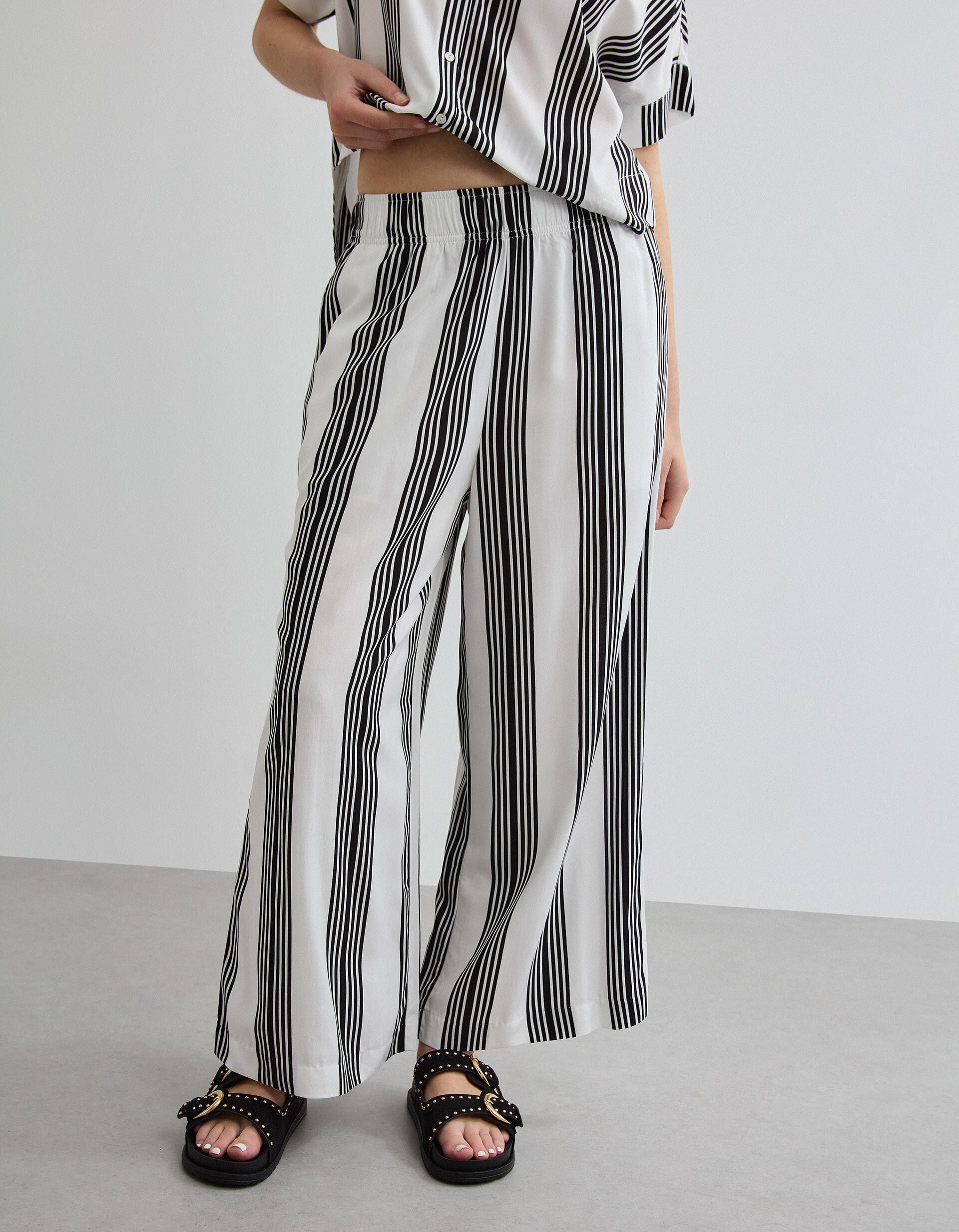 Comprar Online Cal&ccedil;as Riscas, Mulher, Preto