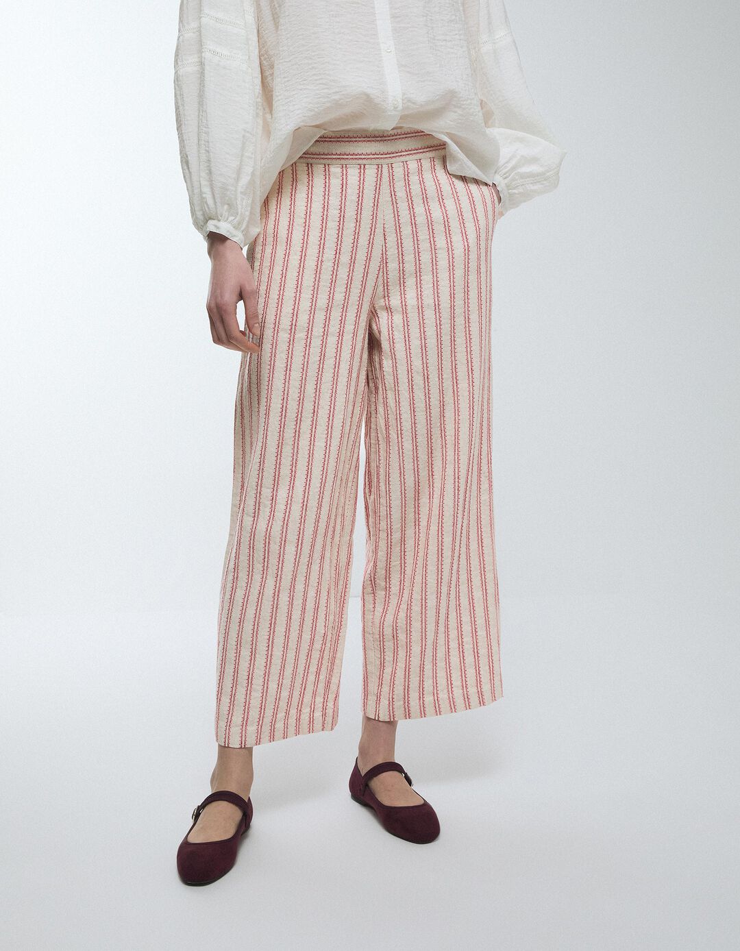 Cal&ccedil;as com Bordados, Mulher, Bege