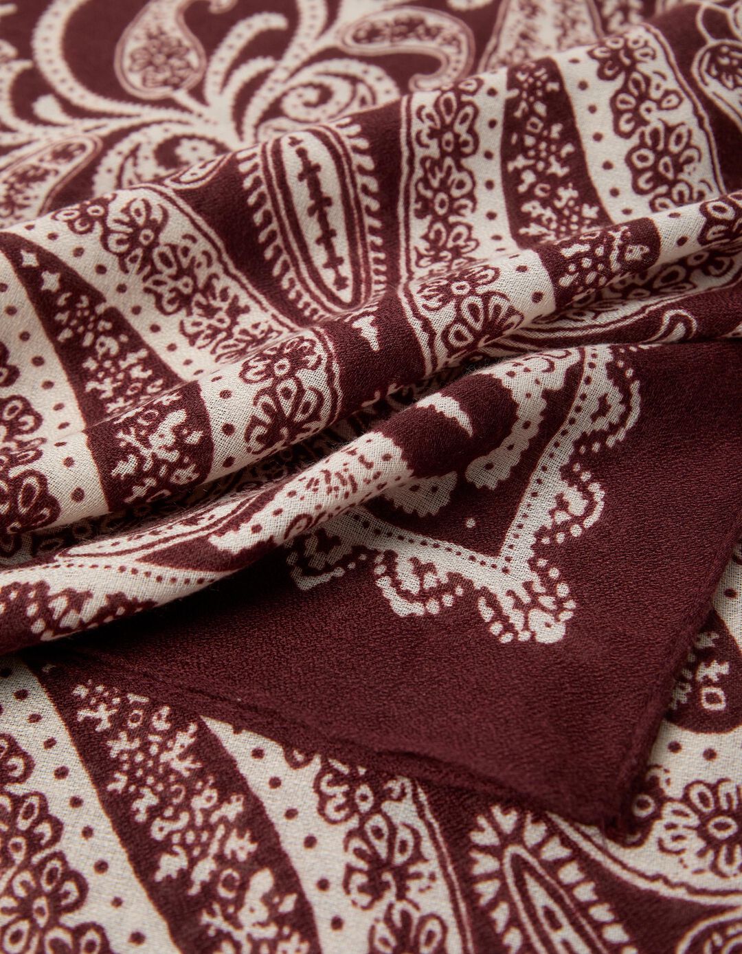 Len&ccedil;o Estampado Paisley, Mulher, Vermelho Escuro
