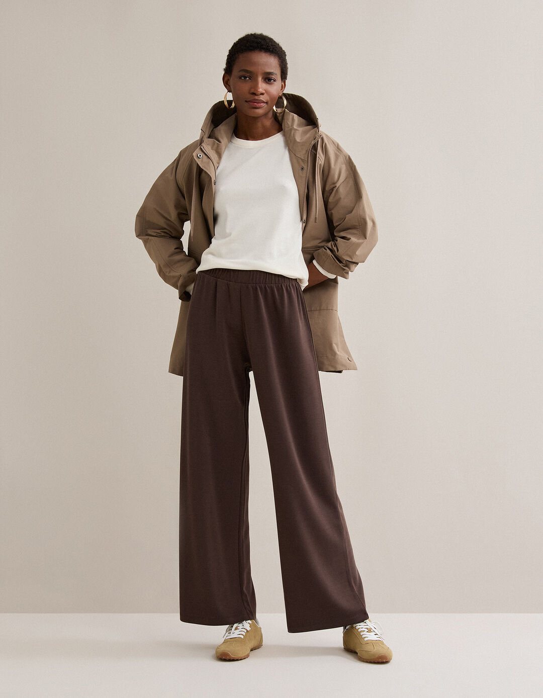 Cal&ccedil;as, Mulher, Castanho Escuro