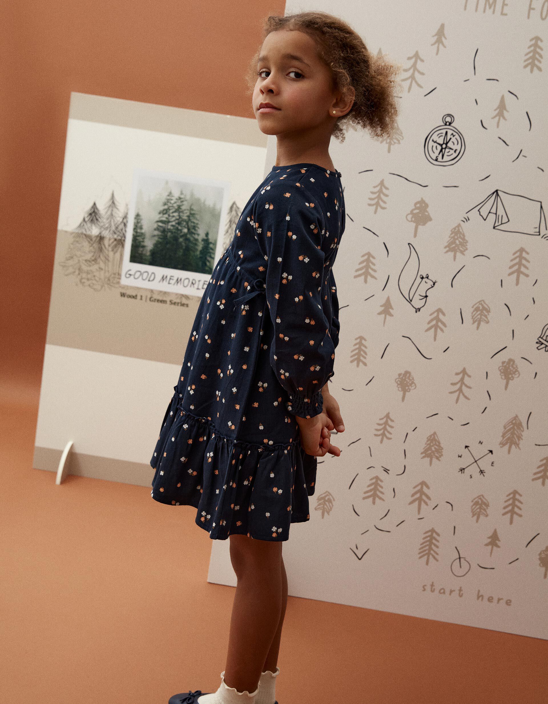 Vestido flor de menina 2025