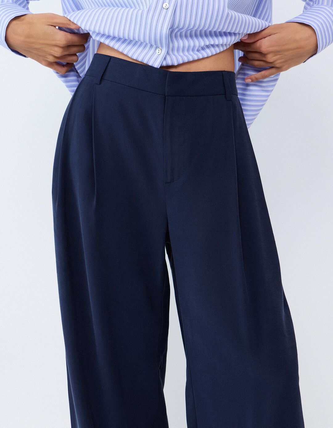 Cal&ccedil;as Elegantes Com Prega, Mulher, Azul Escuro