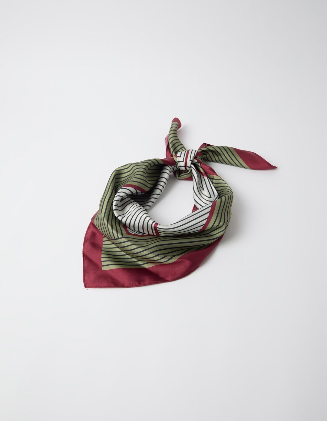 Len&ccedil;o Estampado Geom&eacute;trico, Mulher, Verde