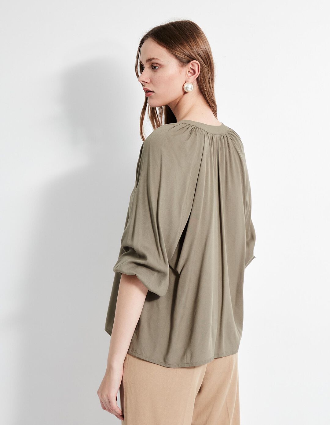 Blusa Decote em V, Mulher, Verde Escuro 
