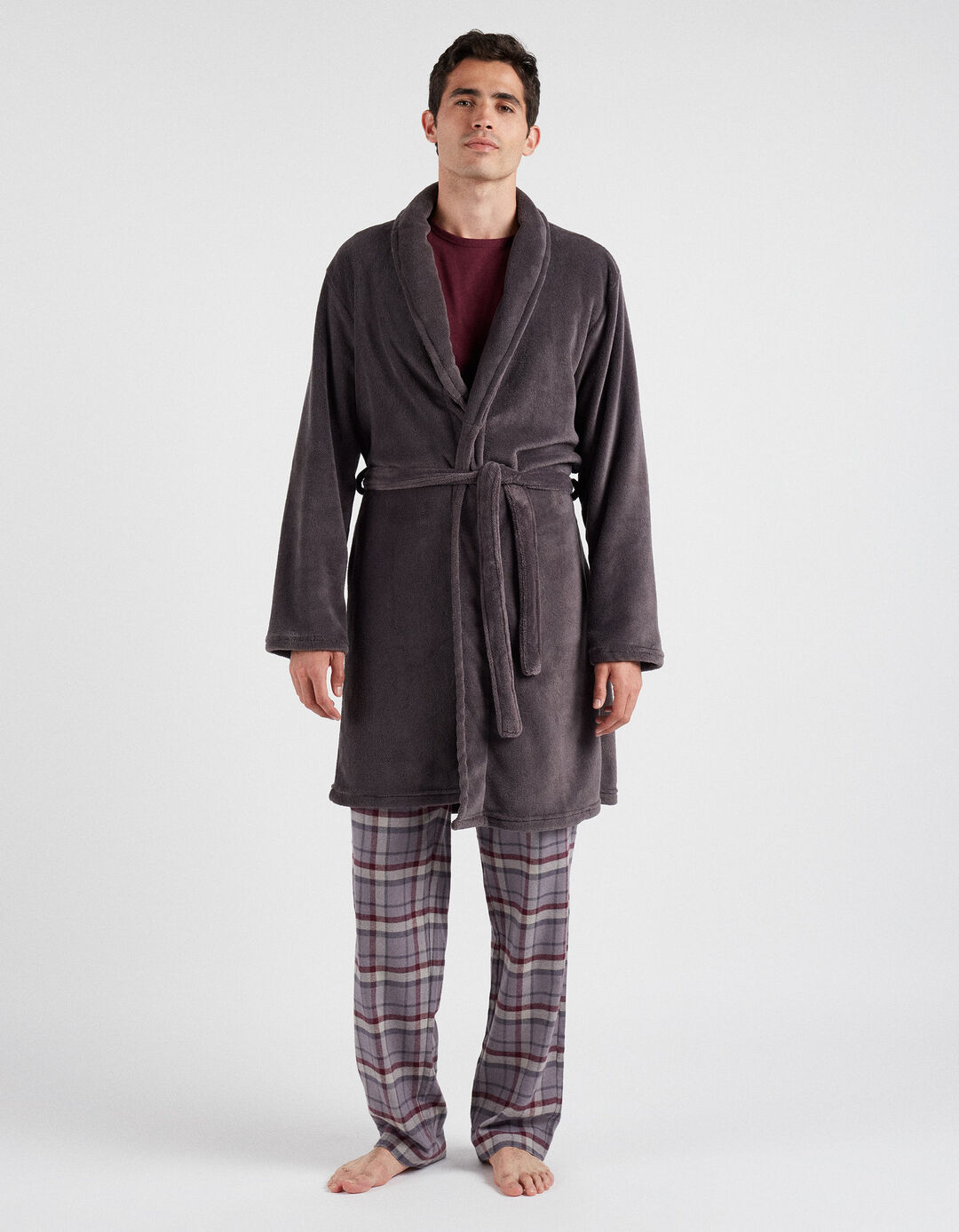 Robe Coralina, Homem, Cinzento