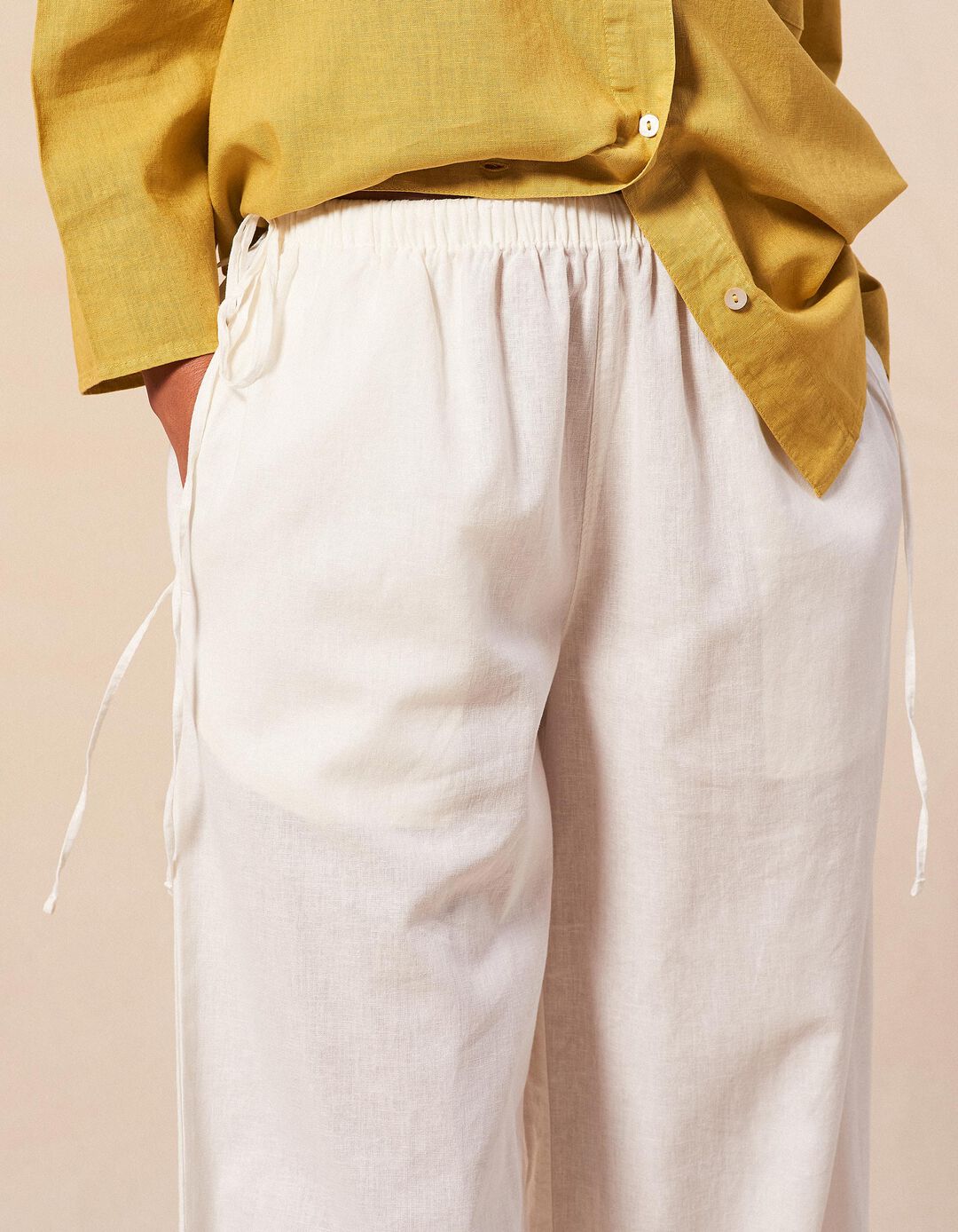 Cal&ccedil;as com Linho, Mulher, Branco