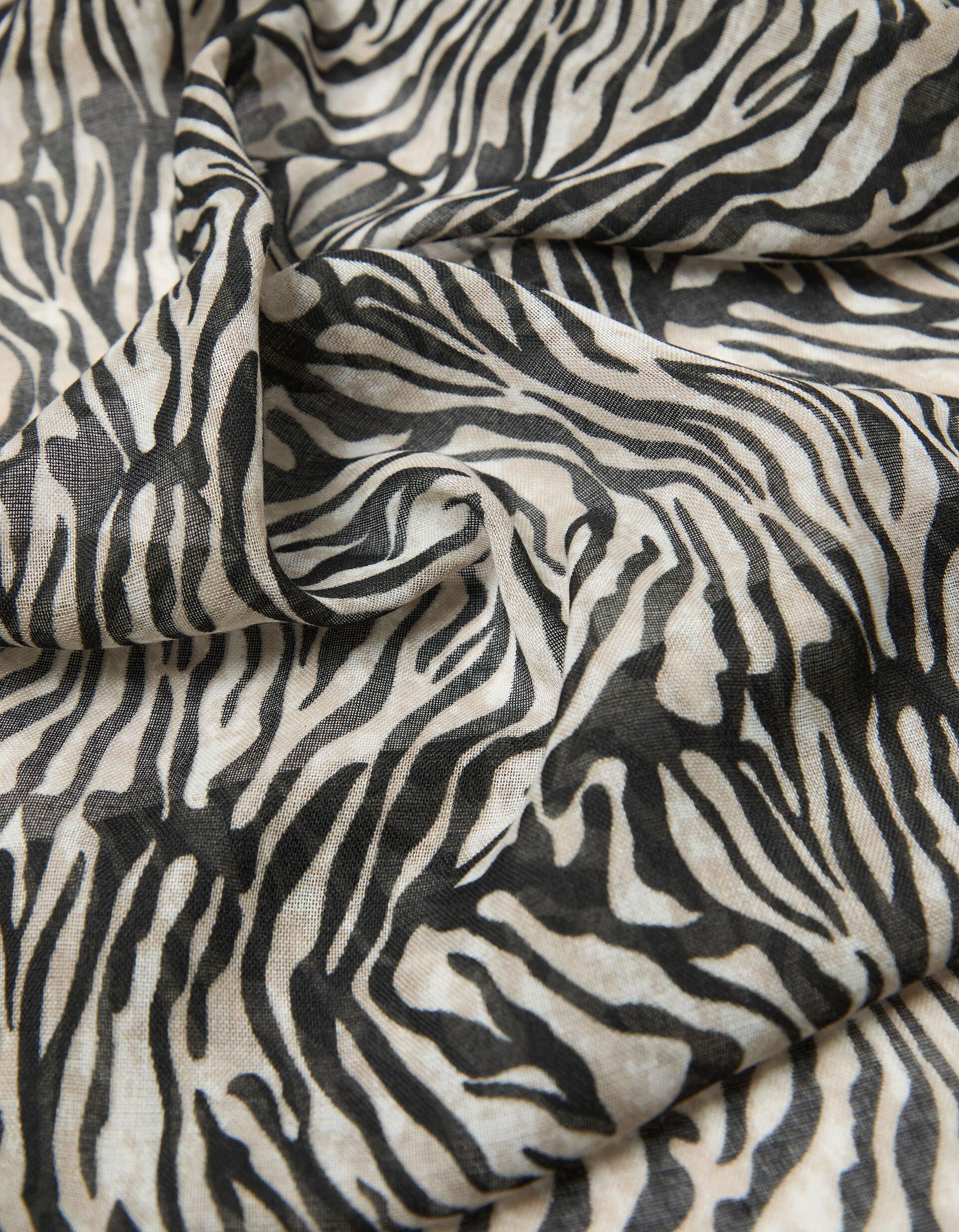 Comprar Online Len&ccedil;o Animal Print, Mulher, Preto