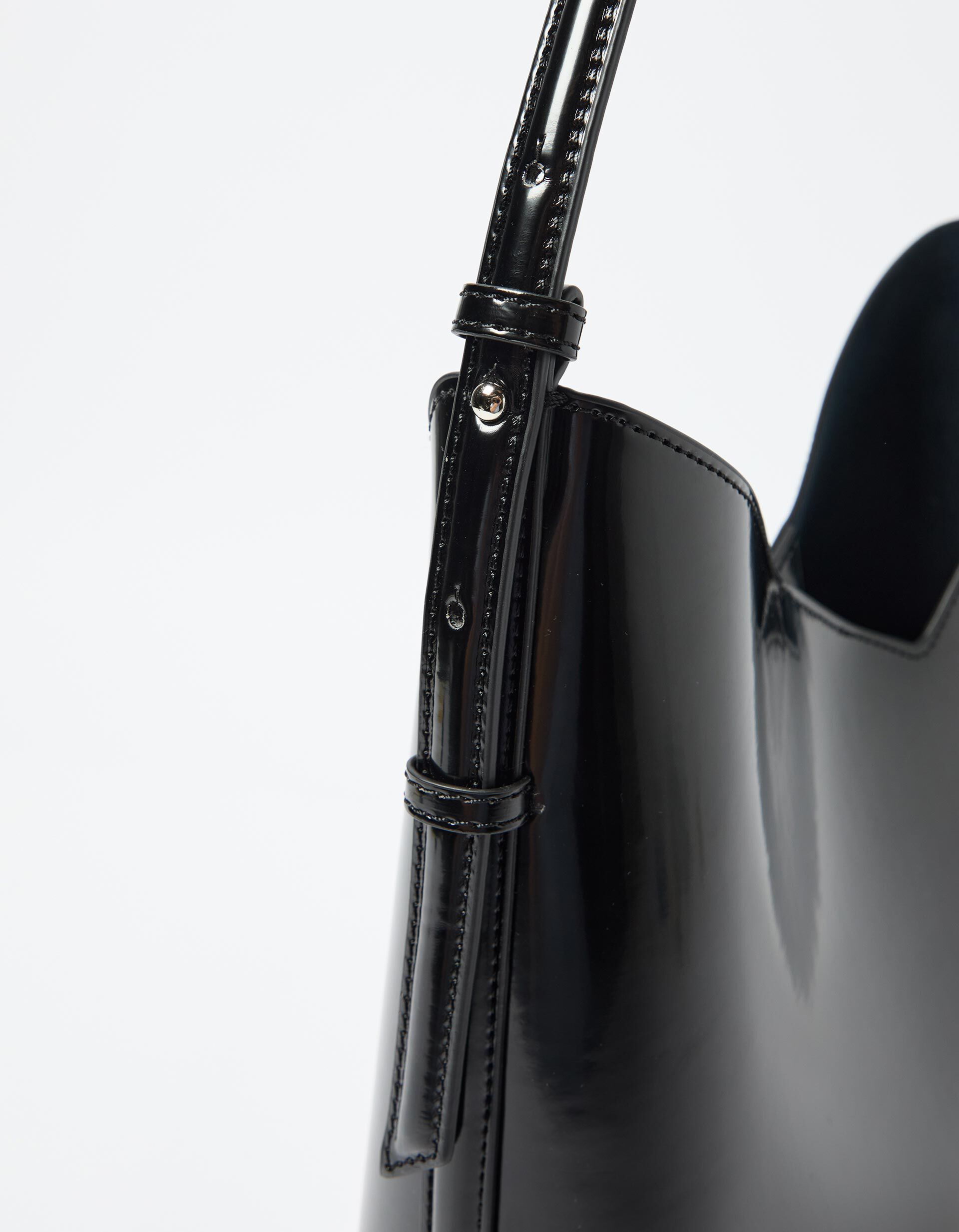 Comprar Online Mala Tiracolo Assim&eacute;trica, Mulher, Preto 