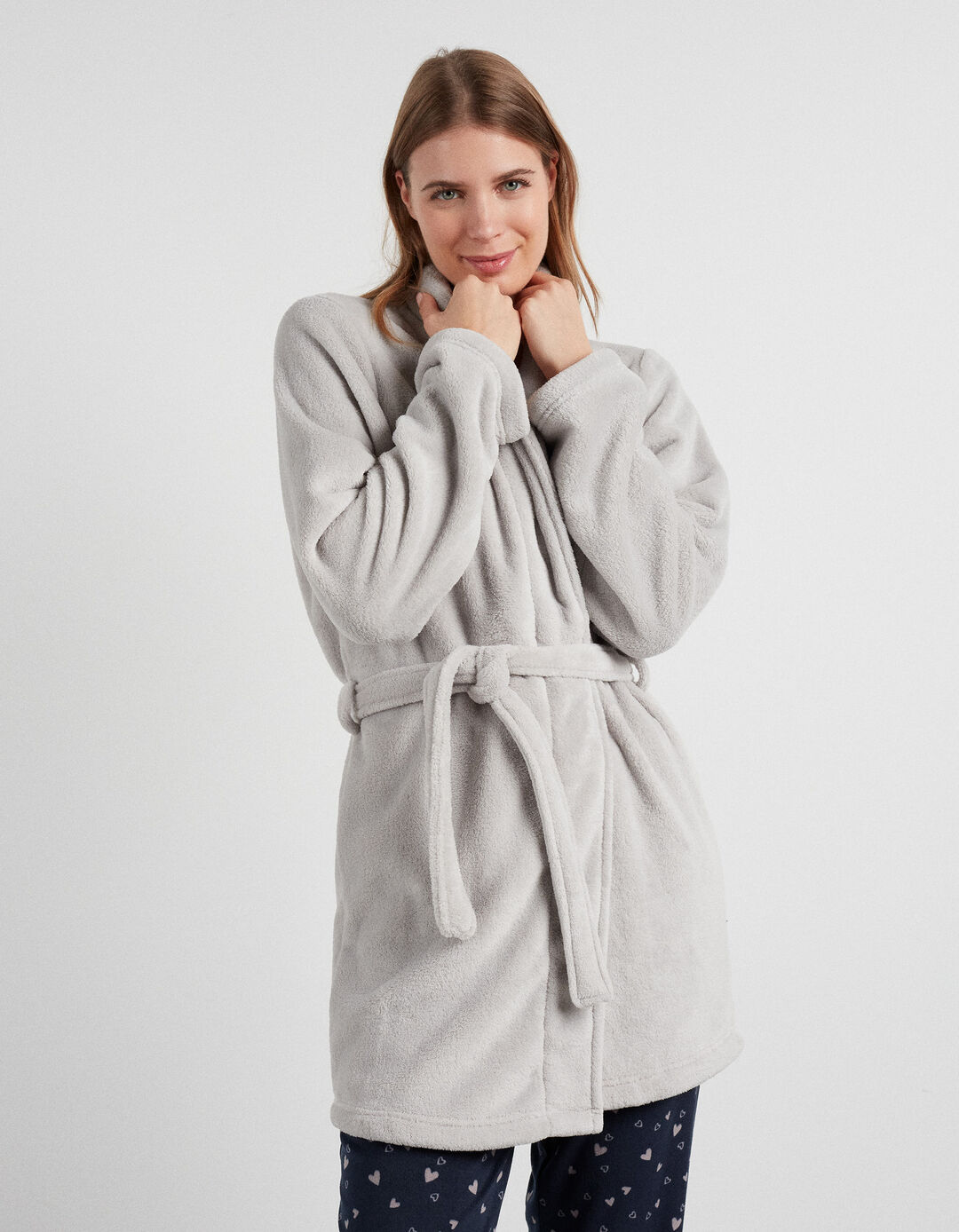Robe Coralina, Mulher, Cinzento